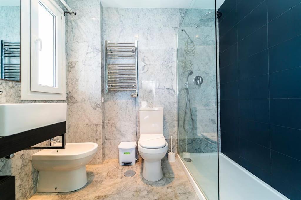 Apartment Luxury With Stunning Seaview In *