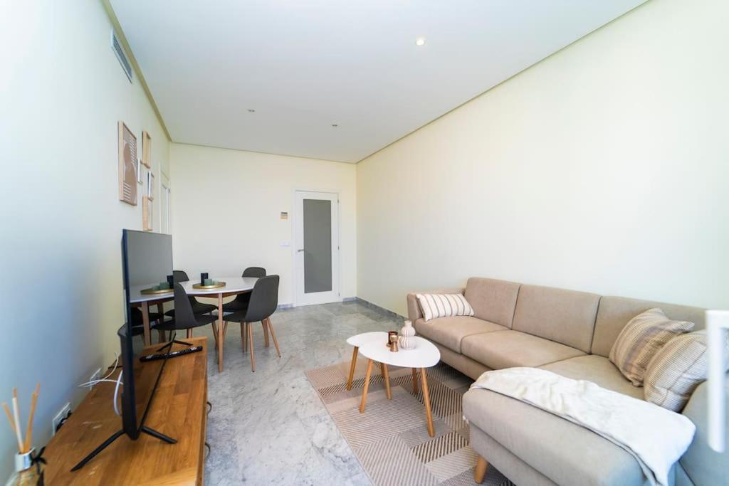 Luxury With Stunning Seaview In *