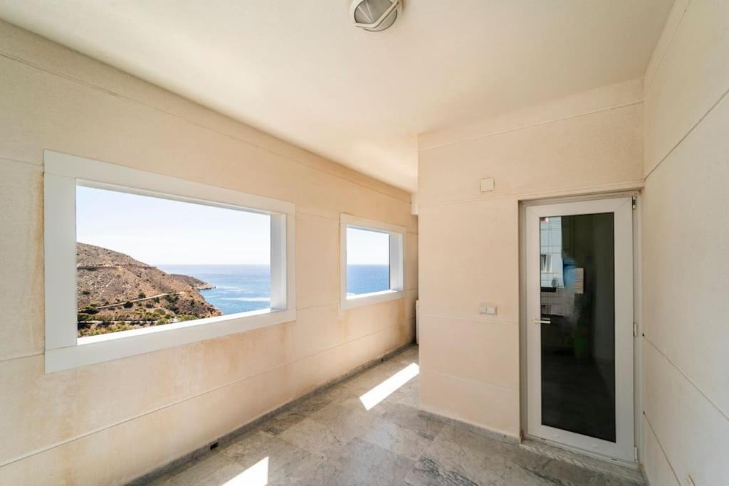 Luxury With Stunning Seaview In *